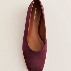 Reformation Deep Burgundy Flats

message before buying !!